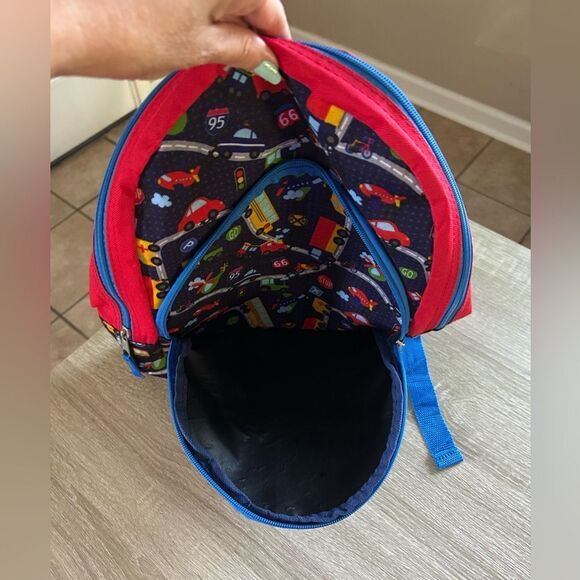 PREOWNED … Colorful KIDS Backpack With Fun ROADWAY Design - Picture 3 of 4